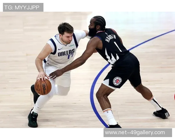 快船与湖人激战正酣最新赛况分析与精彩瞬间回顾 快船与湖人激战正酣最新赛况分析与精彩瞬间回顾